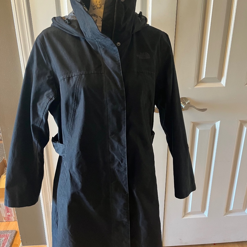 North Face Laney II Raincoat EUC
